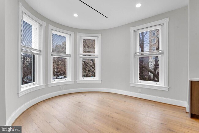 Foto del edificio - 2112 Wyoming Ave NW
