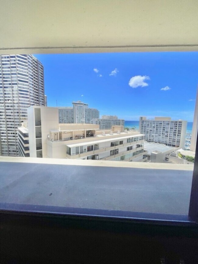Foto del edificio - Fully furnished and move-in ready!