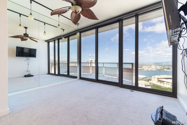 Foto del edificio - 2BR/2BA/2PKG in Keola Lai, Kakaako. Ocean, city & sunset views!