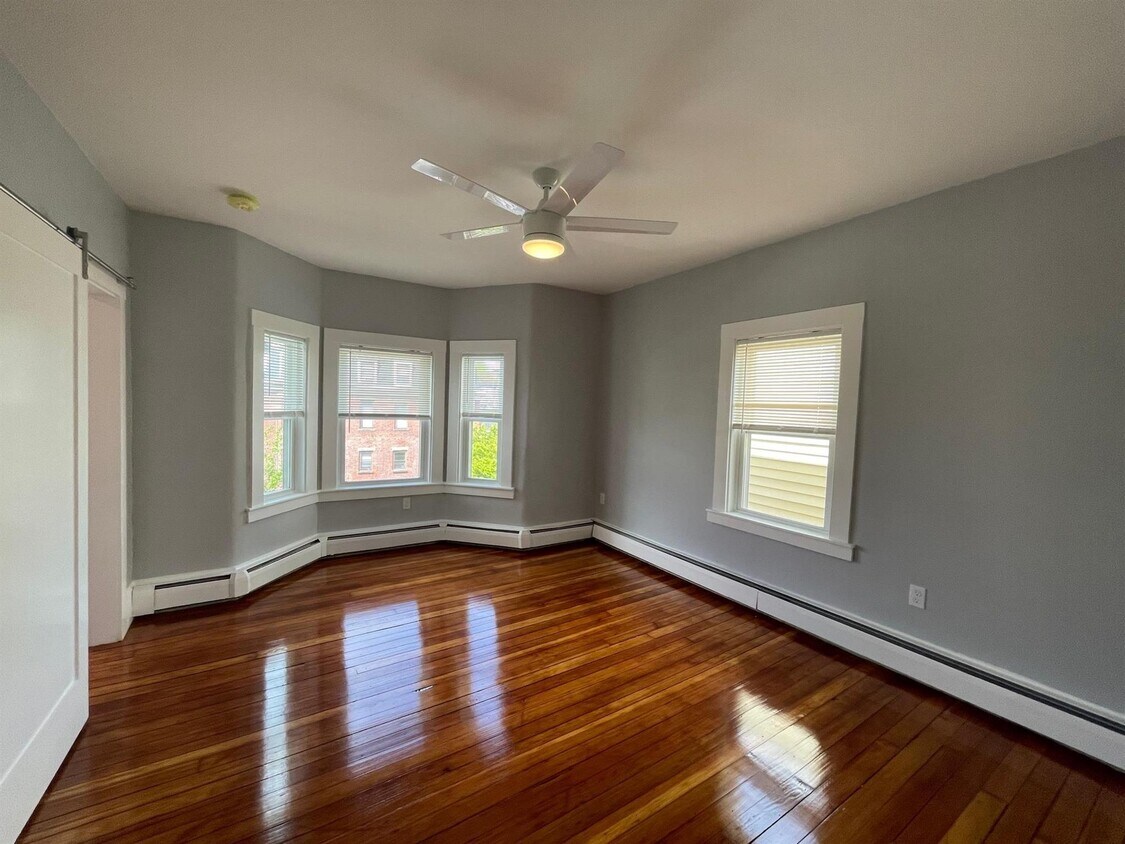Foto principal - 356 Somerville Ave