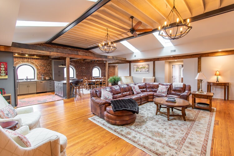Penthouse - 1741 Frankfort Ave