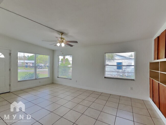 Building Photo - 7563 Meadowlawn Dr N
