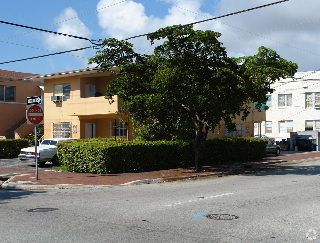 Building Photo - 602-610 SW 13th Ave