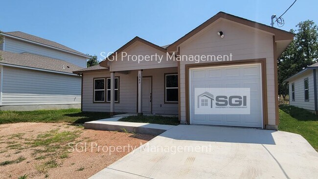 Building Photo - Brand New, Never Lived In...