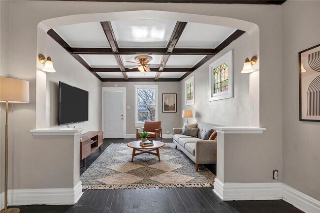 Foto del edificio - 3915 Schiller Pl