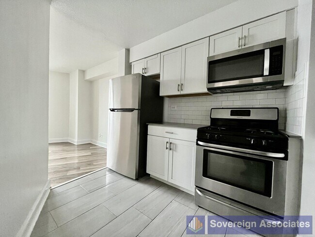 Foto del edificio - 3333 Broadway