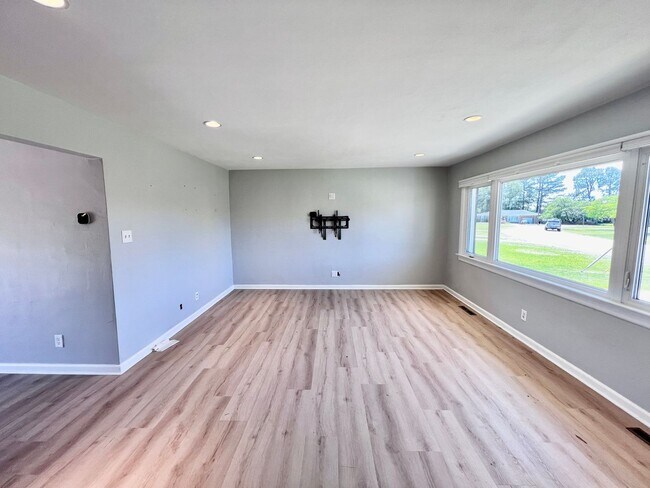 Foto del edificio - Stunning Renovated Ranch off Indian River