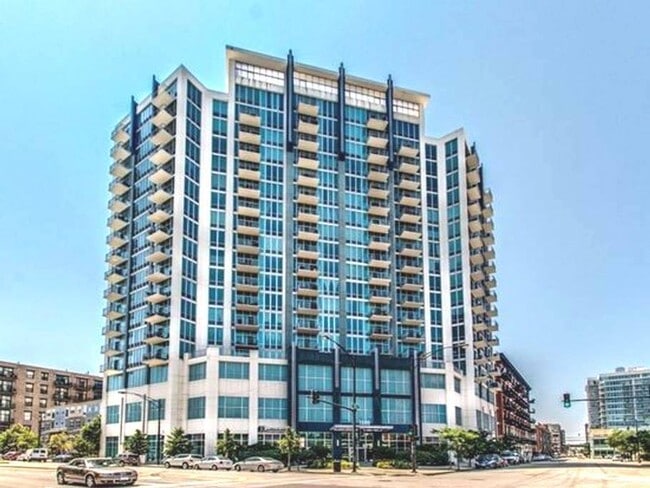Foto del edificio - 1600 S Indiana Ave