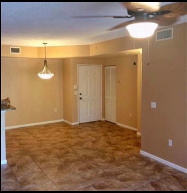 Building Photo - 1205 Reserve Way