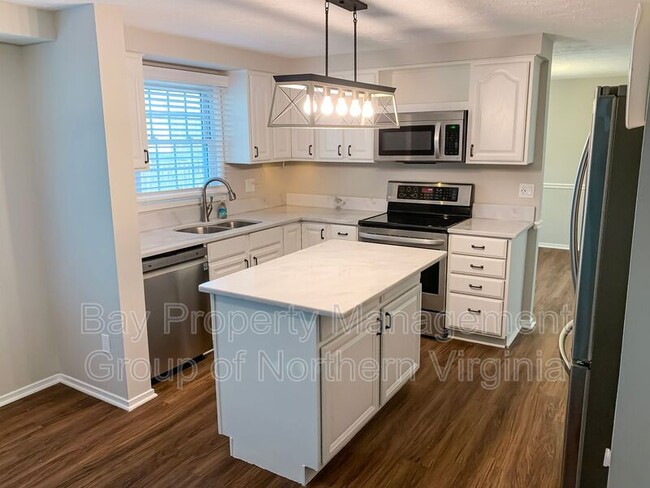 Building Photo - 4402 Ashgrove Dr