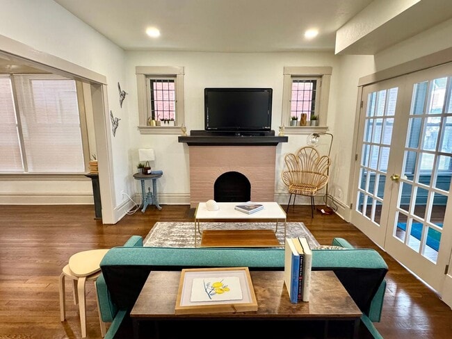 Building Photo - 4172 Russell Blvd