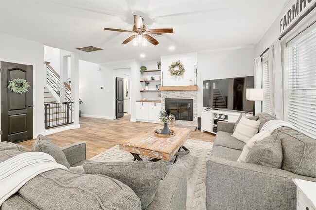 Building Photo - 3019 Plantation Dr