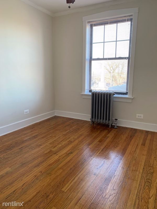 Building Photo - 1 br, 1 bath Apartment - 1748 W Devon Ave
