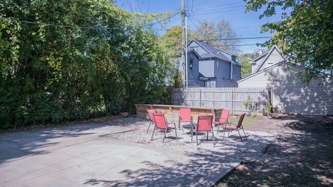 Foto del edificio - Fully Furnished Ranch Home in Birmingham, ...