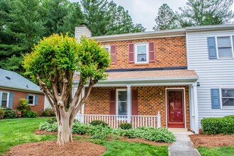 Building Photo - 321 Oak Arbor Ln