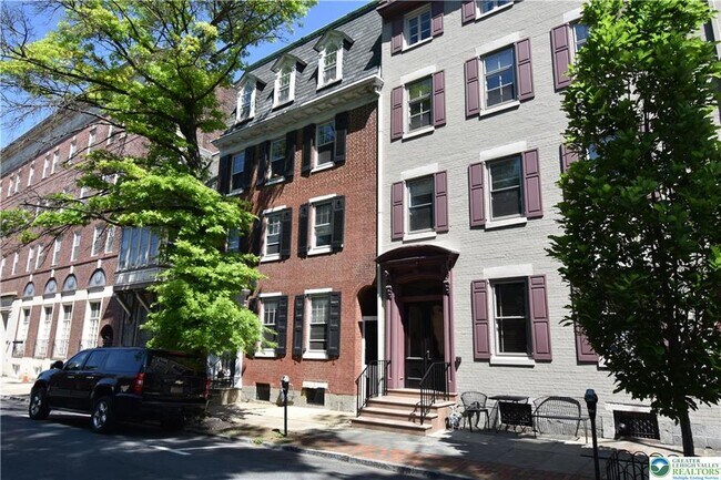 Foto del edificio - 241 Spring Garden St