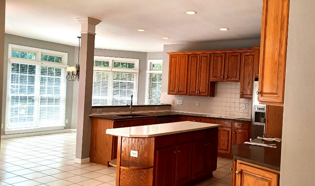 Building Photo - 8115 Anzack Ln
