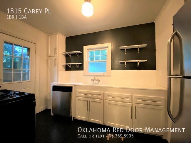 Foto del edificio - 1815 Carey Pl