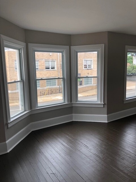 Living Room - 542 Washington Sq