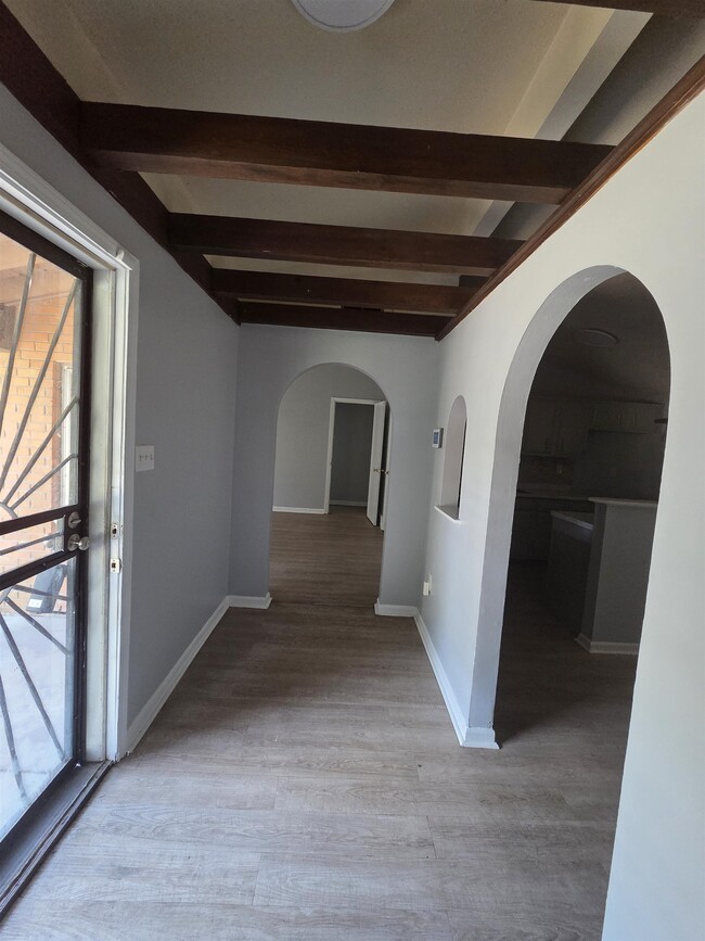 Foto del edificio - 3347 Clearbrook St