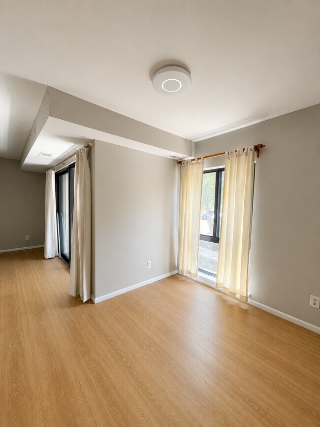 Foto del edificio - 6003 Majors Ln