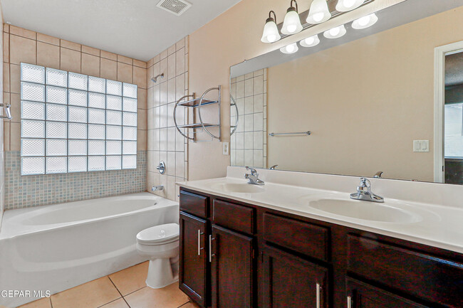 Foto del edificio - 14336 Desert Sage Dr