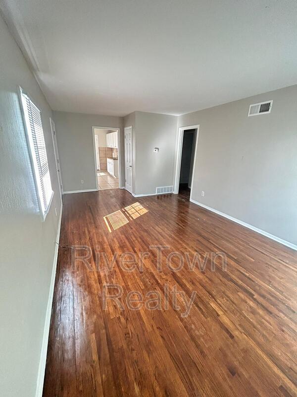 Building Photo - 140 E Shelby Dr