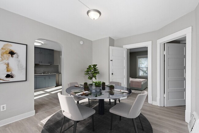 Foto del edificio - 3614 2nd St NE