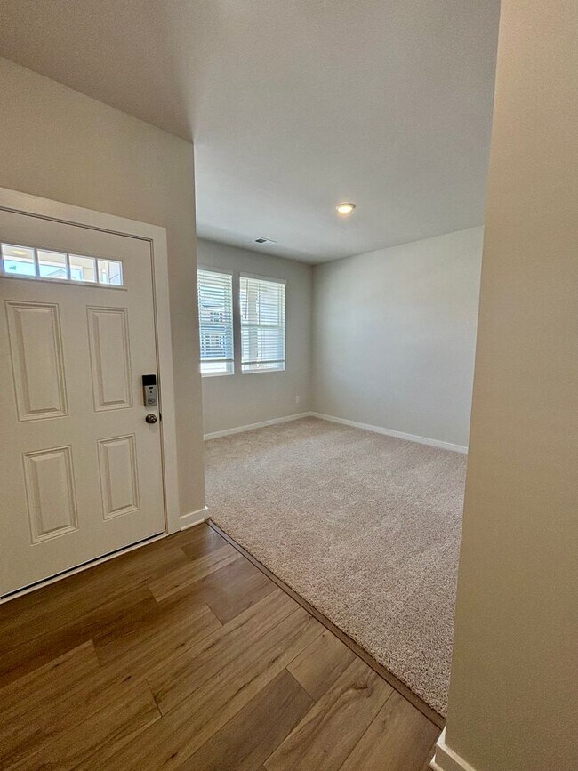 Foto del edificio - New Construction; Primary on Main Floor; 4BR/2.5BA