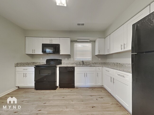 Building Photo - 3400 Pine Meadow Dr