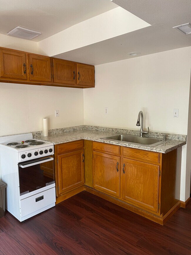 Building Photo - 3156 S Cathay Cir