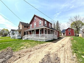 Building Photo - 7 Grove Ave