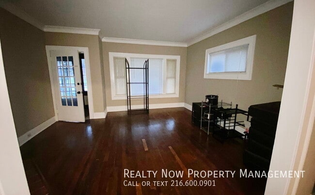 Foto del edificio - 13121 Cedar Rd