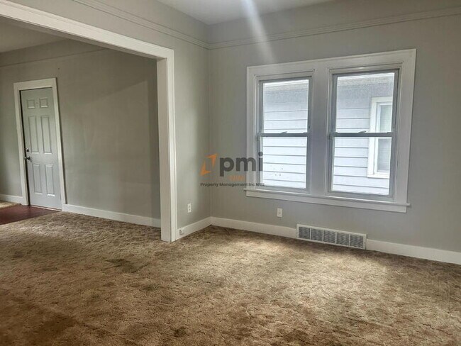 Foto del edificio - 6516 Meadow Ln Ave