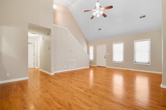 Foto del edificio - Pet Friendly Three Bedroom with Bonus!