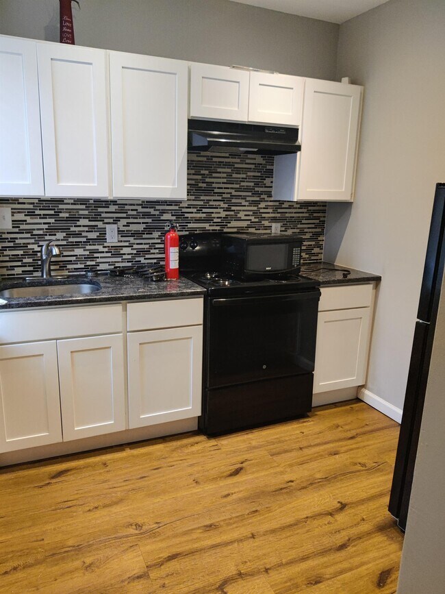 Foto del edificio - 6040 Media St