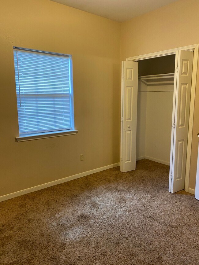 Building Photo - Monthly Paid Rent