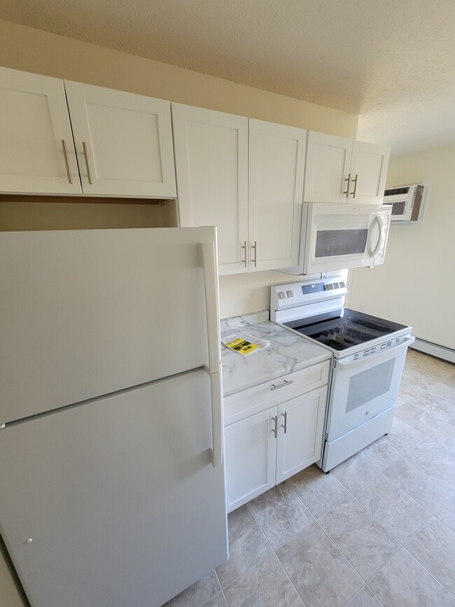 Building Photo - White Oaks Apartments