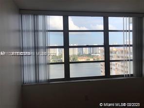 Foto del edificio - 2750 NE 183rd St