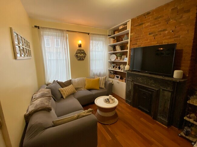 living room - 353 7th St