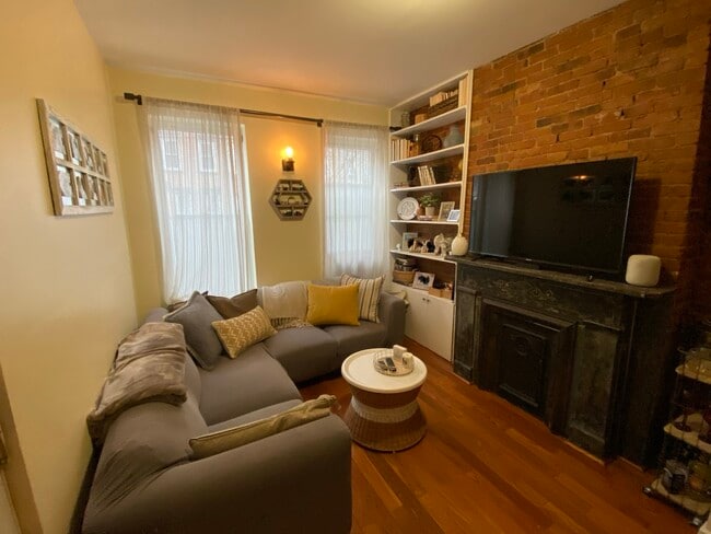 living room - 353 7th St