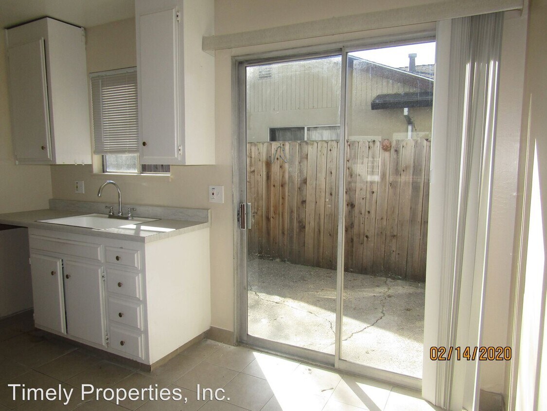 Primary Photo - 1105 Jennings Ave