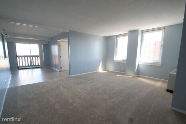 Foto del edificio - 220 Broadway Ave S