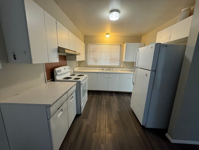 Foto del edificio - Move in ready!