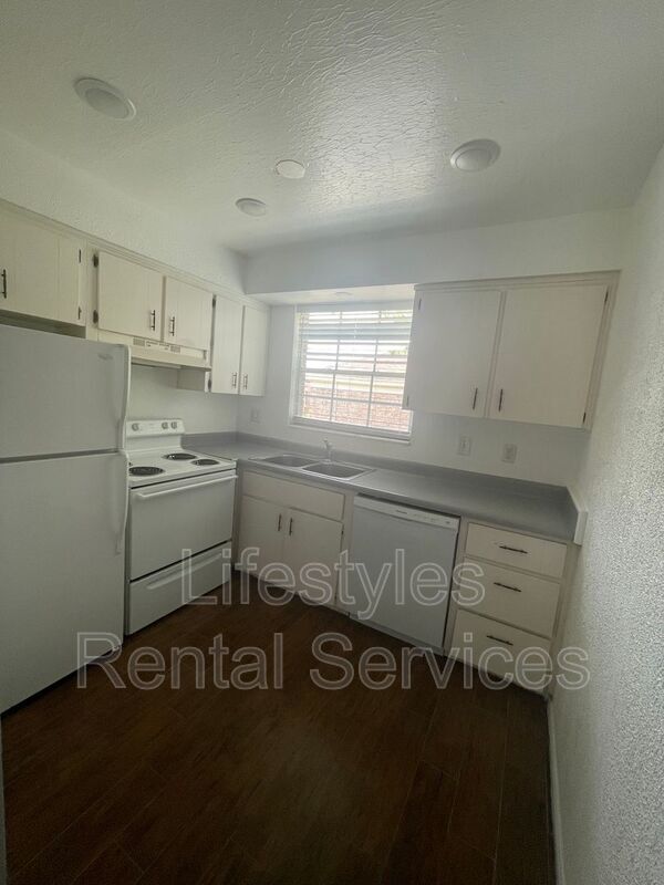 Foto del edificio - 5201 Atlantic Blvd