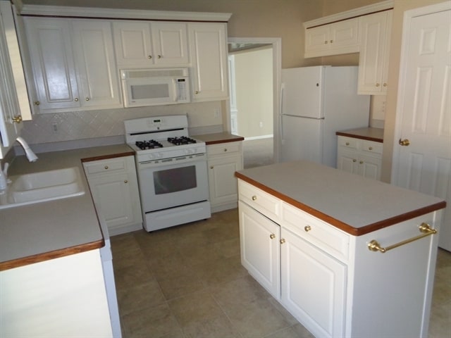 Building Photo - 5435 Silk Oak Way