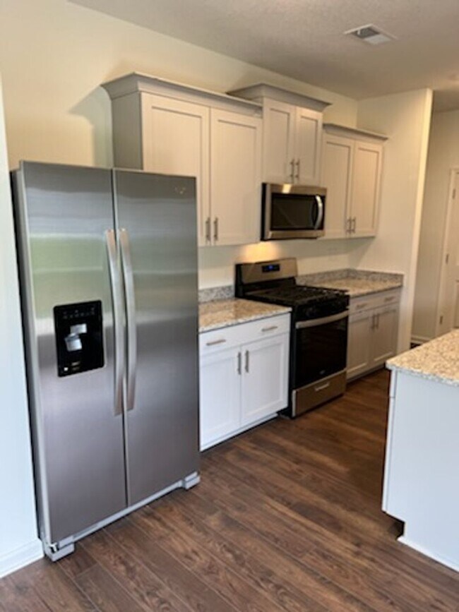 Foto del edificio - Newly Constructed Community Just 35 Minute...