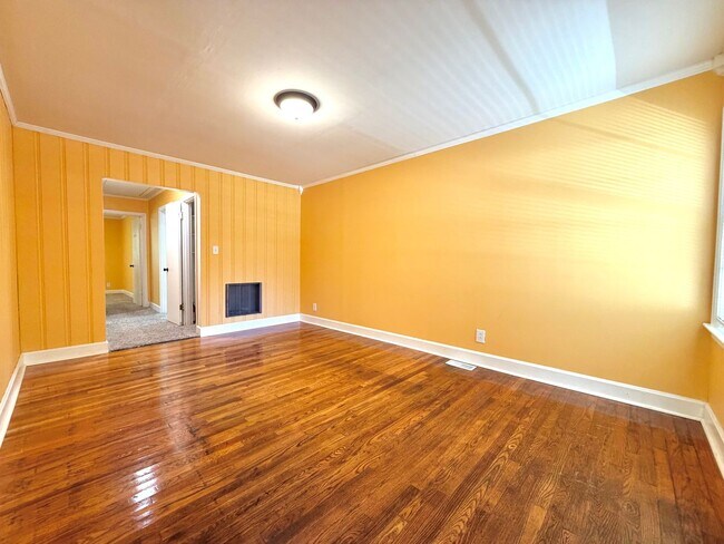 Building Photo - 857 Greenwood Ave