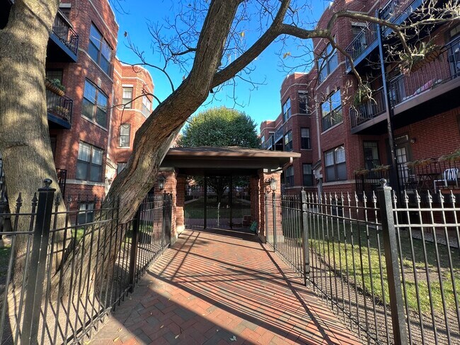 Building Photo - 2709 N Mildred Ave