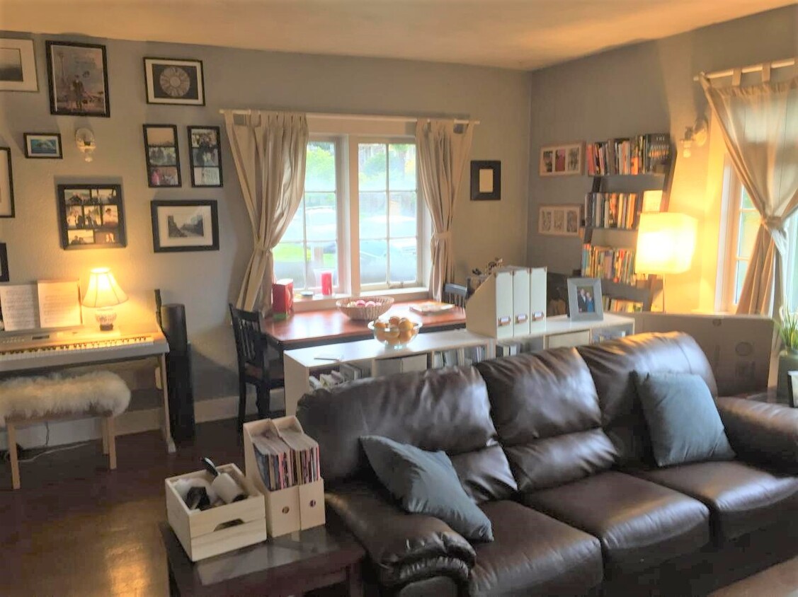 Primary Photo - 759 N 74th St